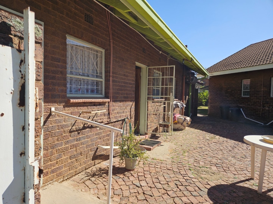 3 Bedroom Property for Sale in Crystal Park Gauteng