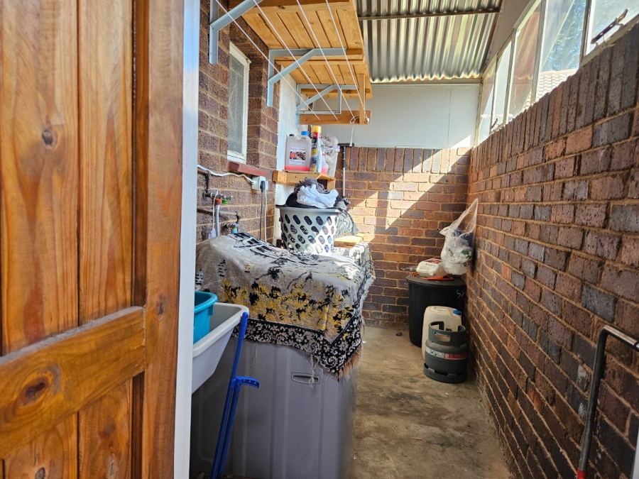 3 Bedroom Property for Sale in Crystal Park Gauteng