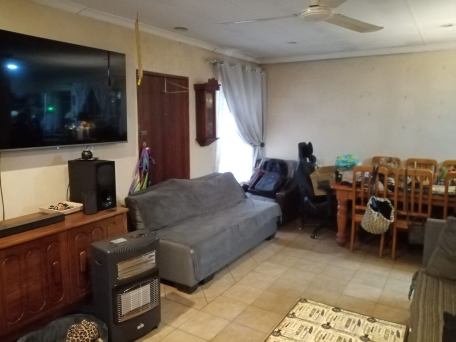 2 Bedroom Property for Sale in Silverton Gauteng