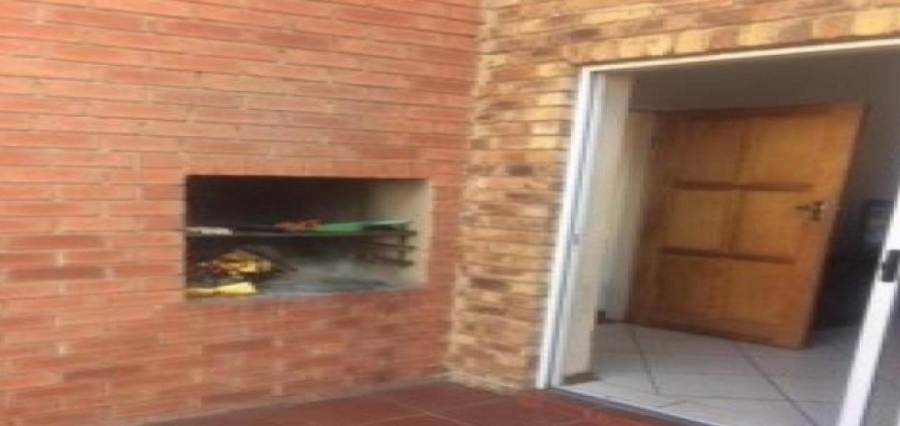 2 Bedroom Property for Sale in Halfway House Gauteng