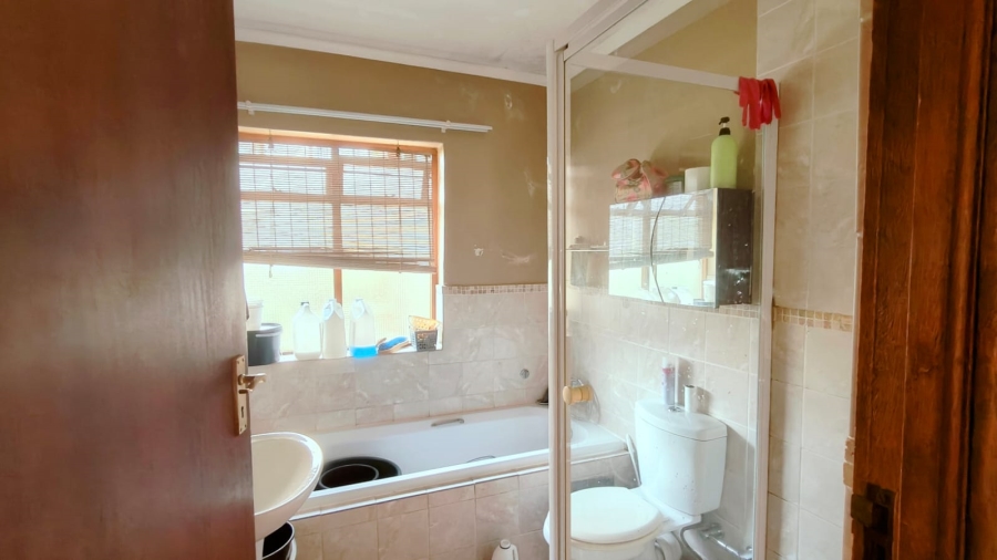 2 Bedroom Property for Sale in Montana Tuine Gauteng