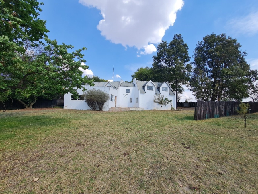 11 Bedroom Property for Sale in Mnandi Gauteng