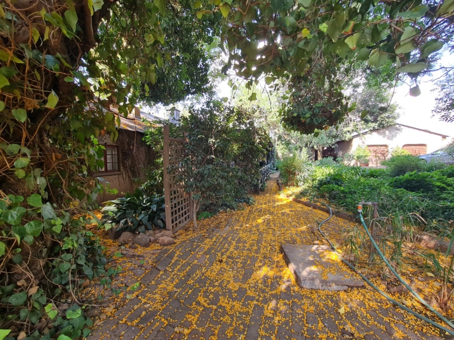 11 Bedroom Property for Sale in Mnandi Gauteng