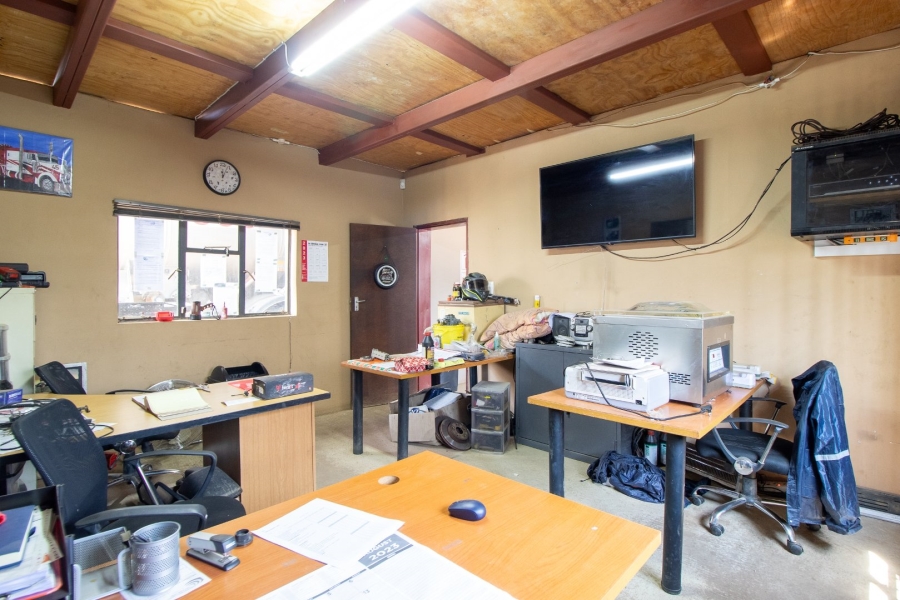  Bedroom Property for Sale in Donkerhoek AH Gauteng