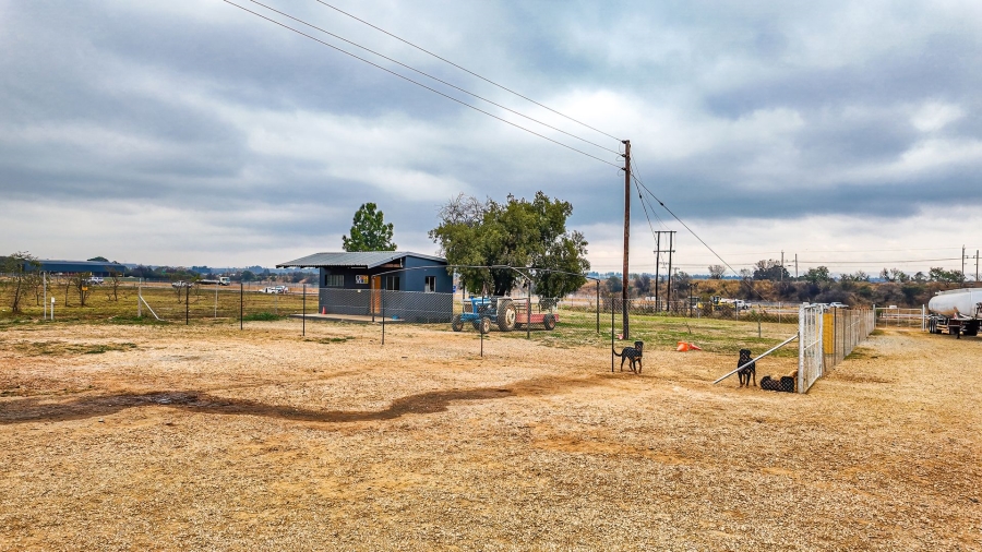 Commercial Property for Sale in Donkerhoek AH Gauteng