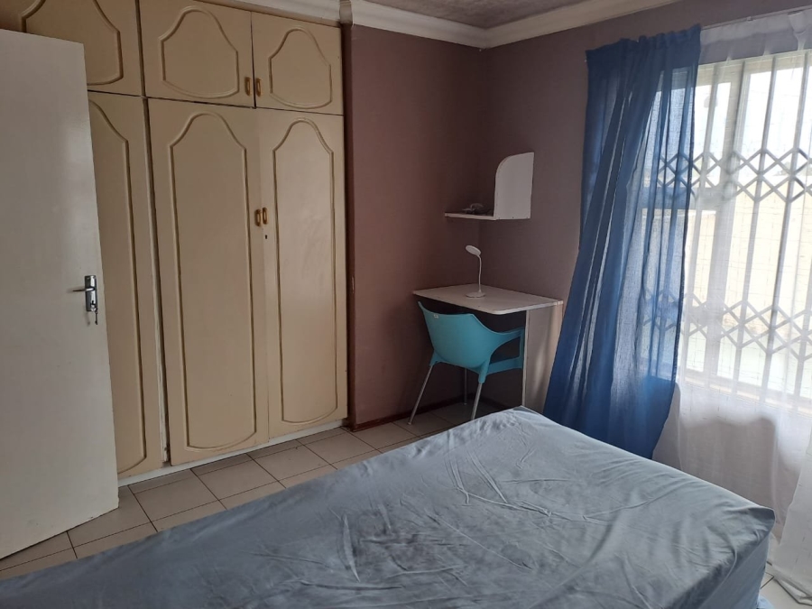 6 Bedroom Property for Sale in Pimville Gauteng