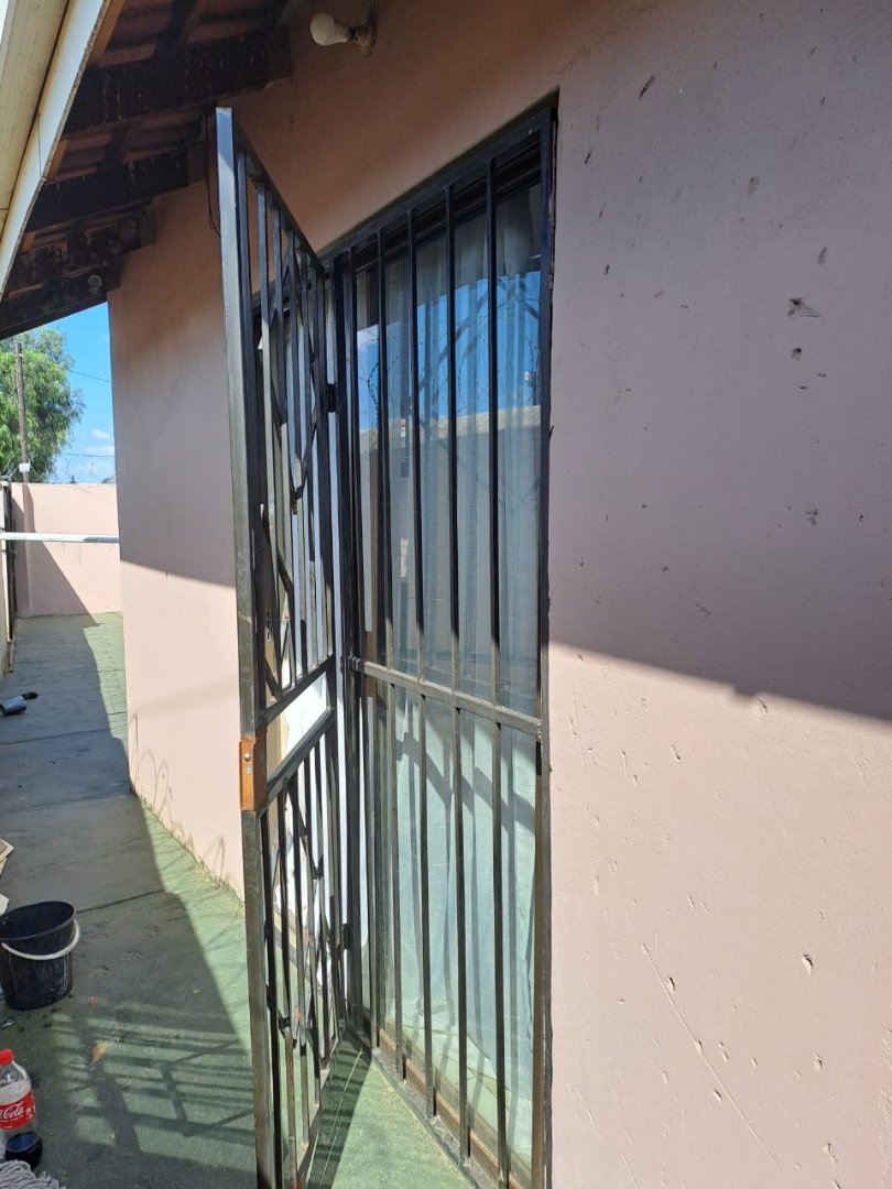 6 Bedroom Property for Sale in Pimville Gauteng