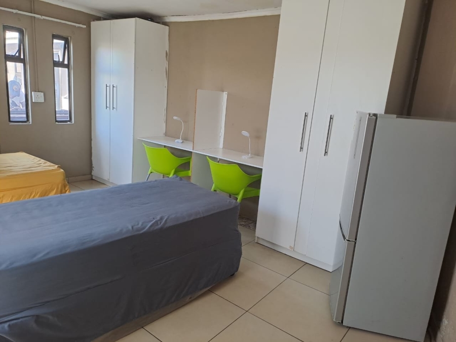 6 Bedroom Property for Sale in Pimville Gauteng
