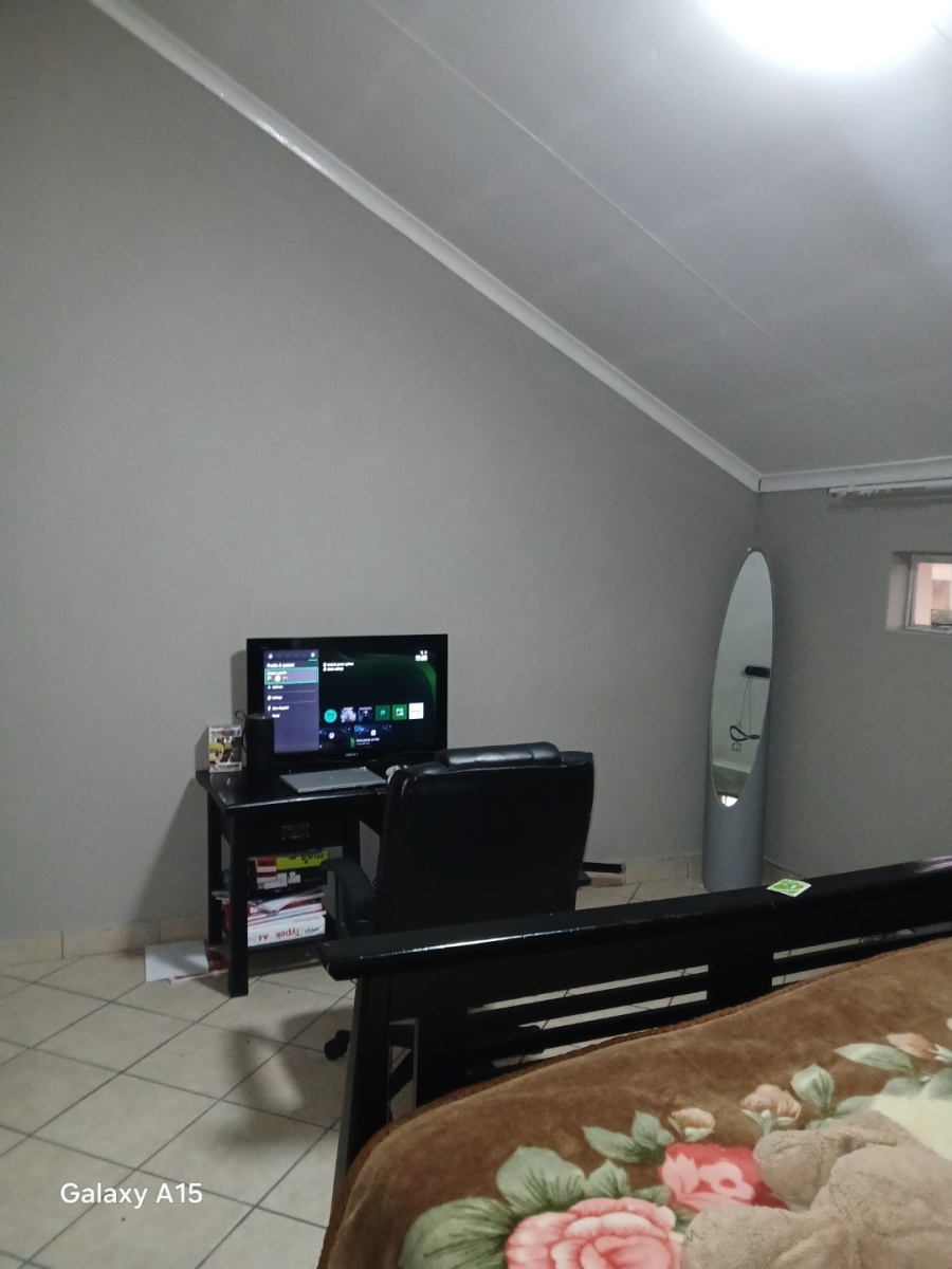 2 Bedroom Property for Sale in Country View Gauteng