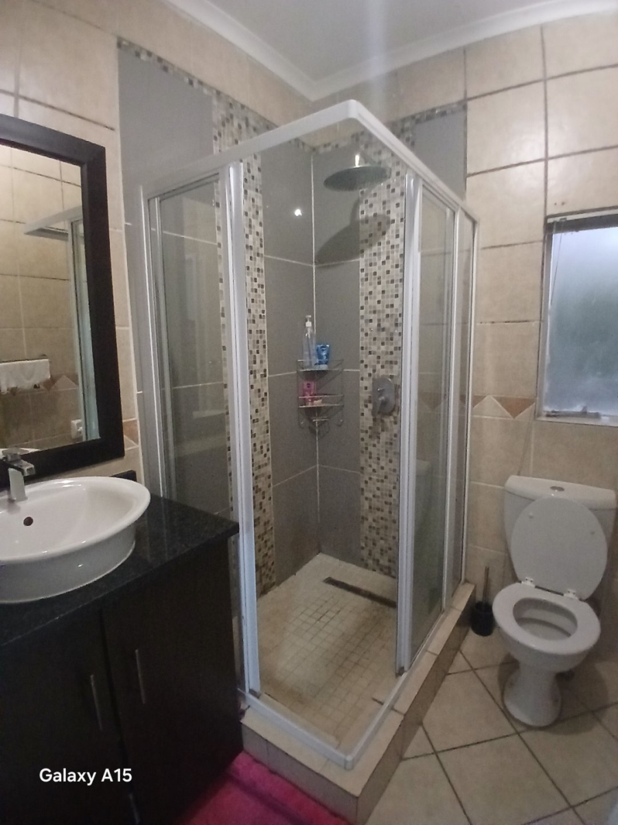 2 Bedroom Property for Sale in Country View Gauteng