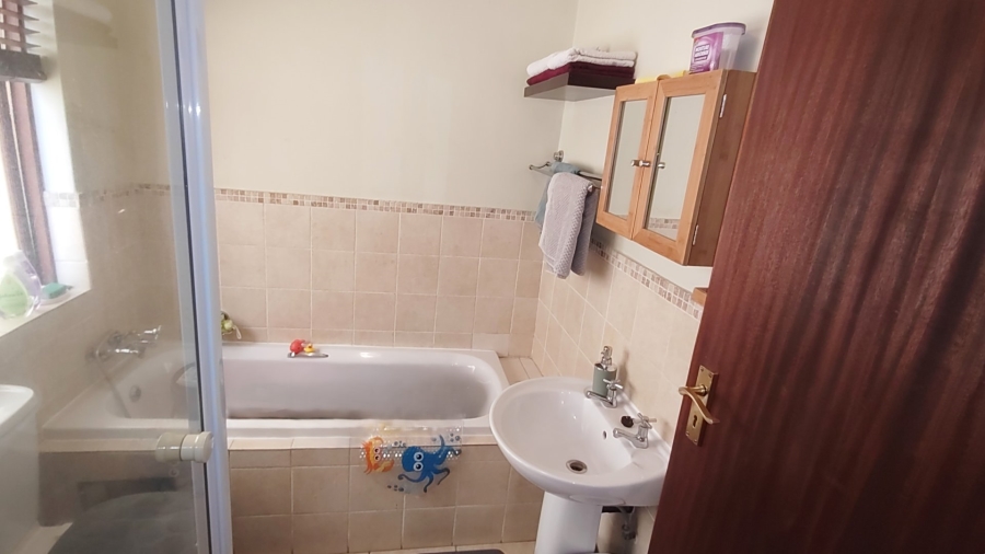 2 Bedroom Property for Sale in Montana Tuine Gauteng