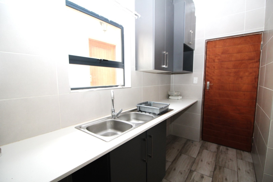 To Let 4 Bedroom Property for Rent in Thatchfield Hills Gauteng