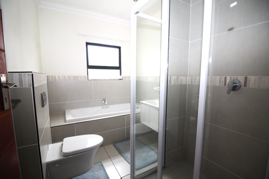 To Let 4 Bedroom Property for Rent in Thatchfield Hills Gauteng