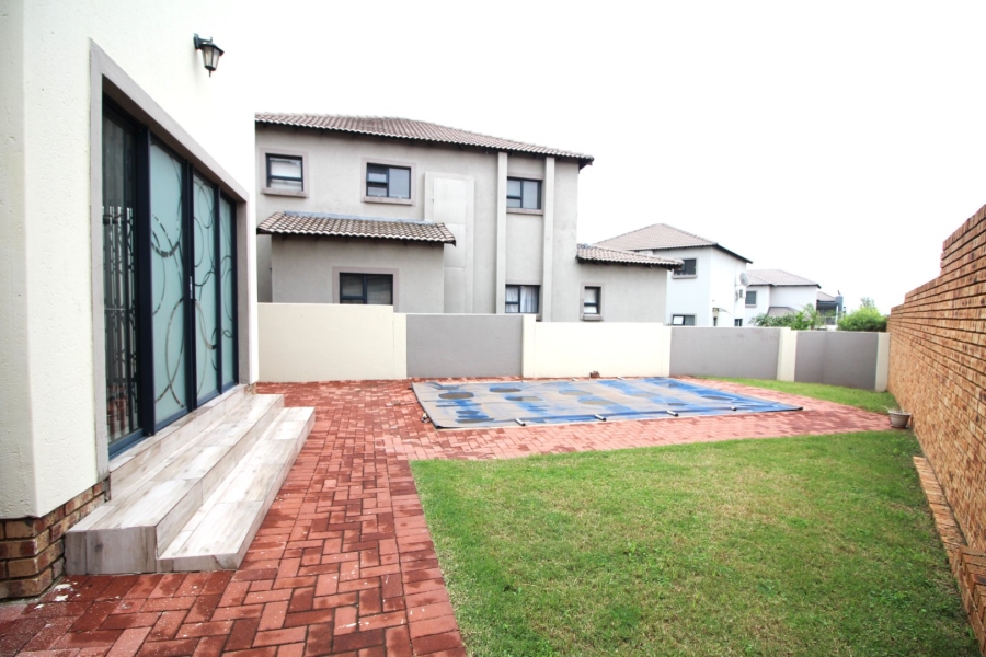 To Let 4 Bedroom Property for Rent in Thatchfield Hills Gauteng