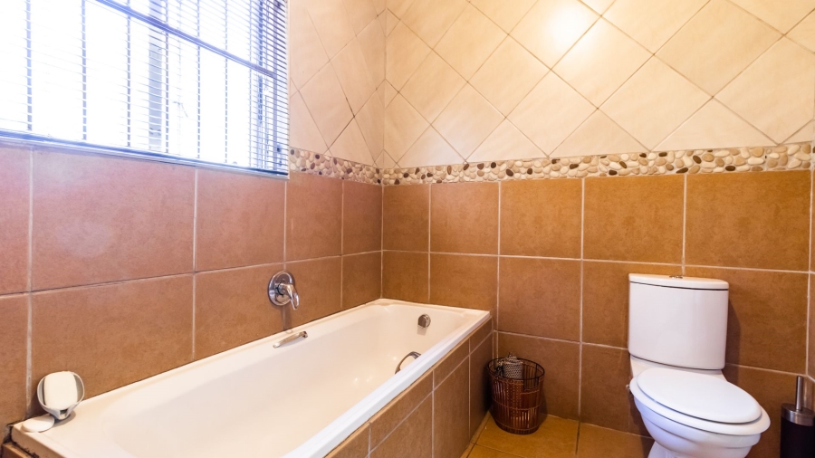 3 Bedroom Property for Sale in Birchleigh North Gauteng
