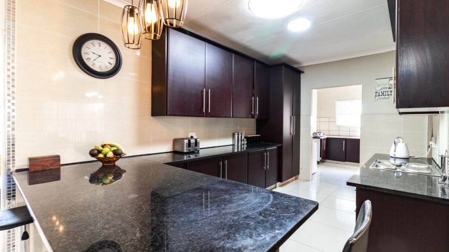 3 Bedroom Property for Sale in Birchleigh North Gauteng
