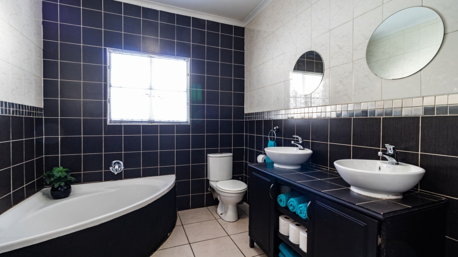 3 Bedroom Property for Sale in Birchleigh North Gauteng