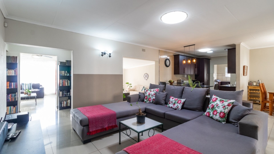 3 Bedroom Property for Sale in Birchleigh North Gauteng