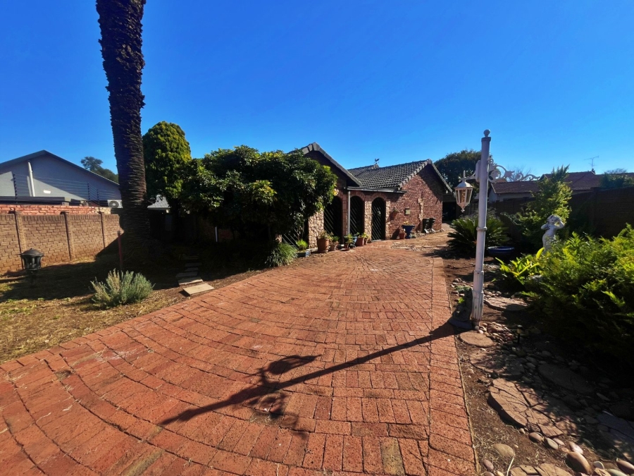 3 Bedroom Property for Sale in Wierda Park Gauteng