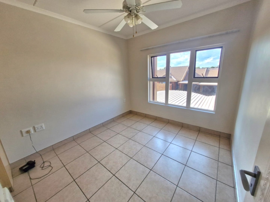 2 Bedroom Property for Sale in Montana Tuine Gauteng