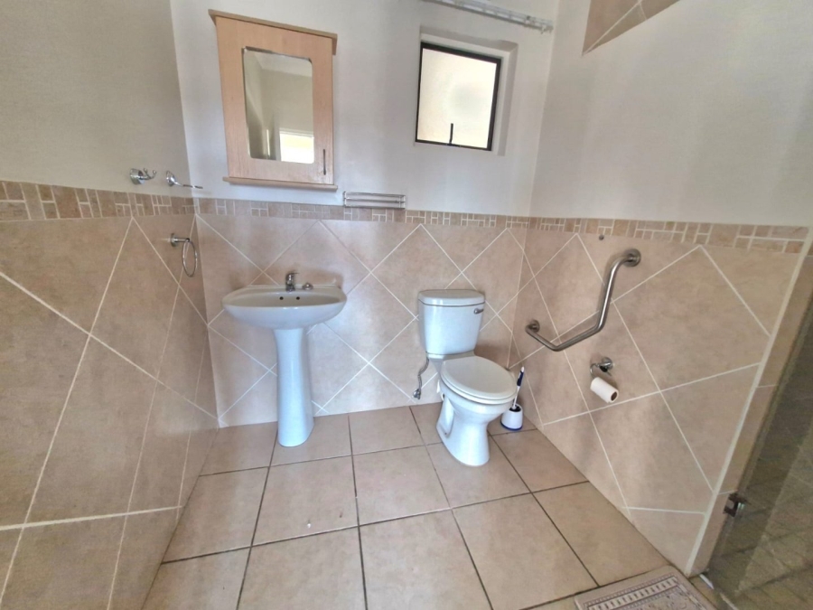 2 Bedroom Property for Sale in Montana Tuine Gauteng
