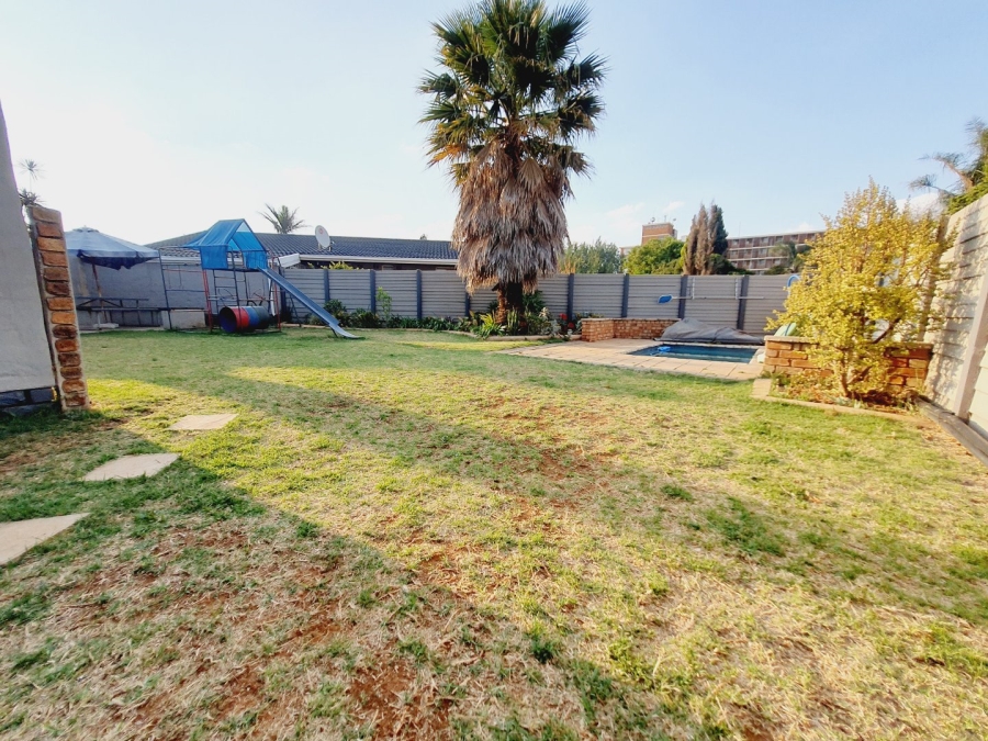 4 Bedroom Property for Sale in Elardus Park Gauteng