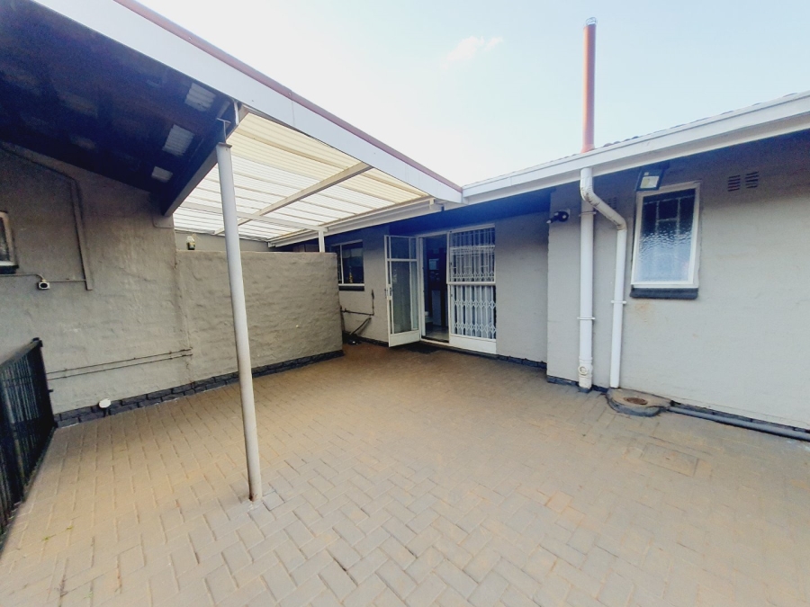 4 Bedroom Property for Sale in Elardus Park Gauteng