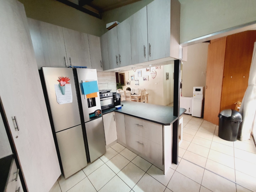 4 Bedroom Property for Sale in Elardus Park Gauteng