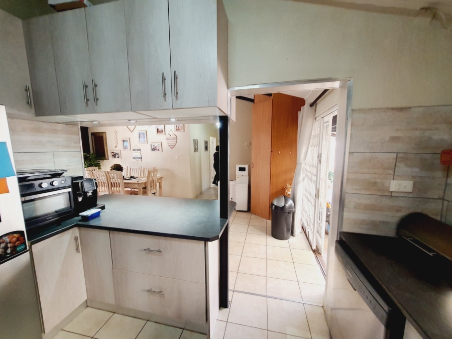 4 Bedroom Property for Sale in Elardus Park Gauteng