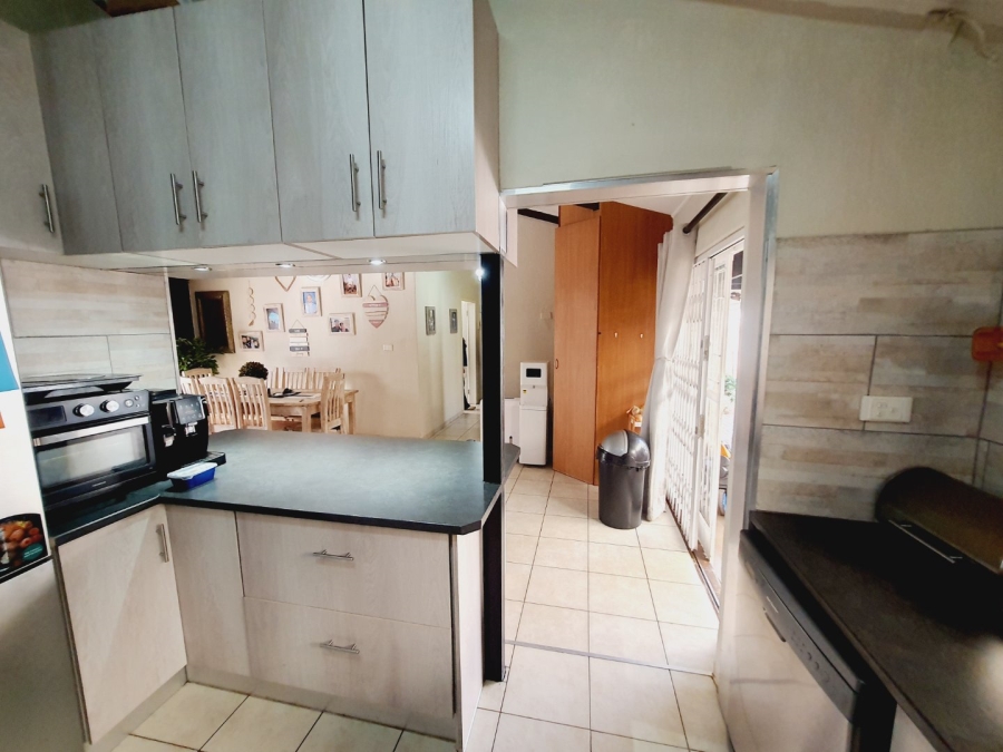 4 Bedroom Property for Sale in Elardus Park Gauteng