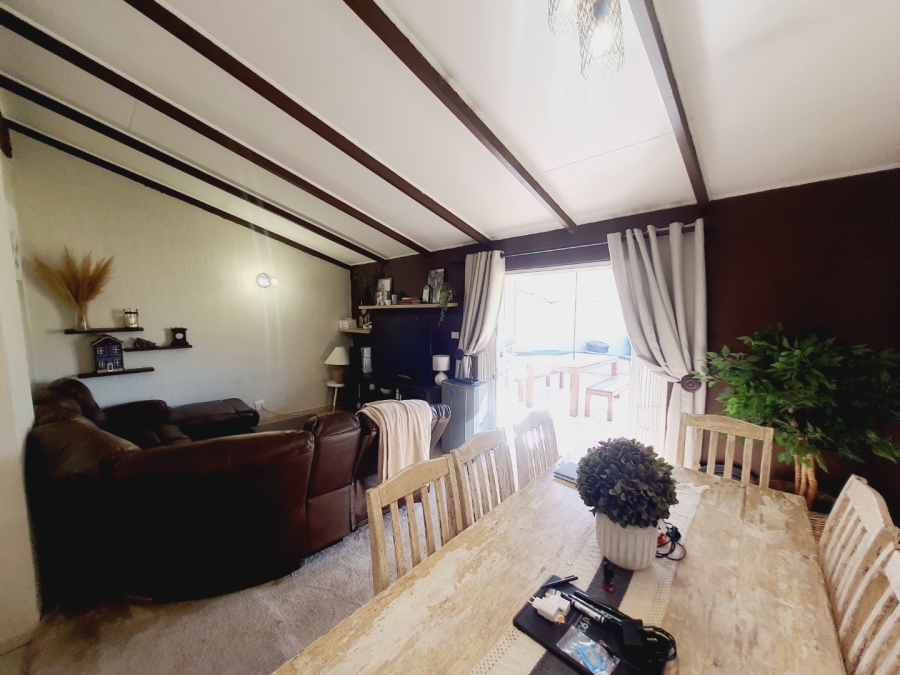 4 Bedroom Property for Sale in Elardus Park Gauteng