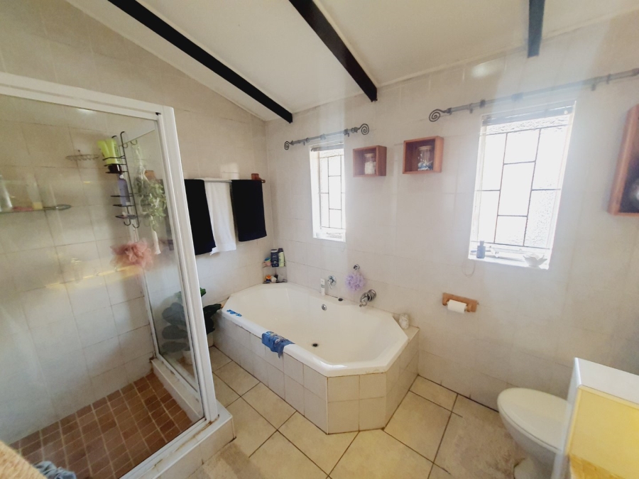 4 Bedroom Property for Sale in Elardus Park Gauteng