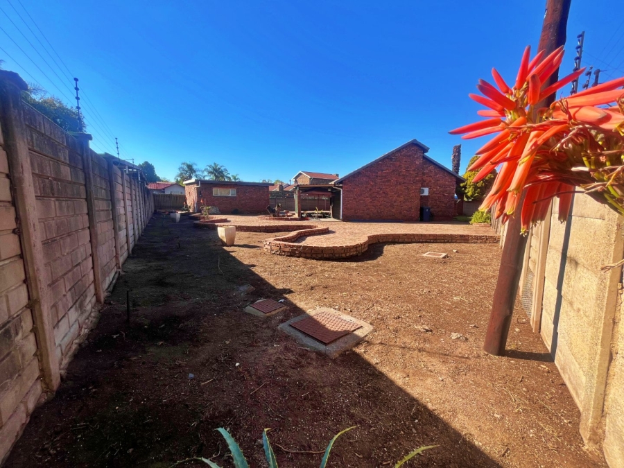 3 Bedroom Property for Sale in Wierda Park Gauteng