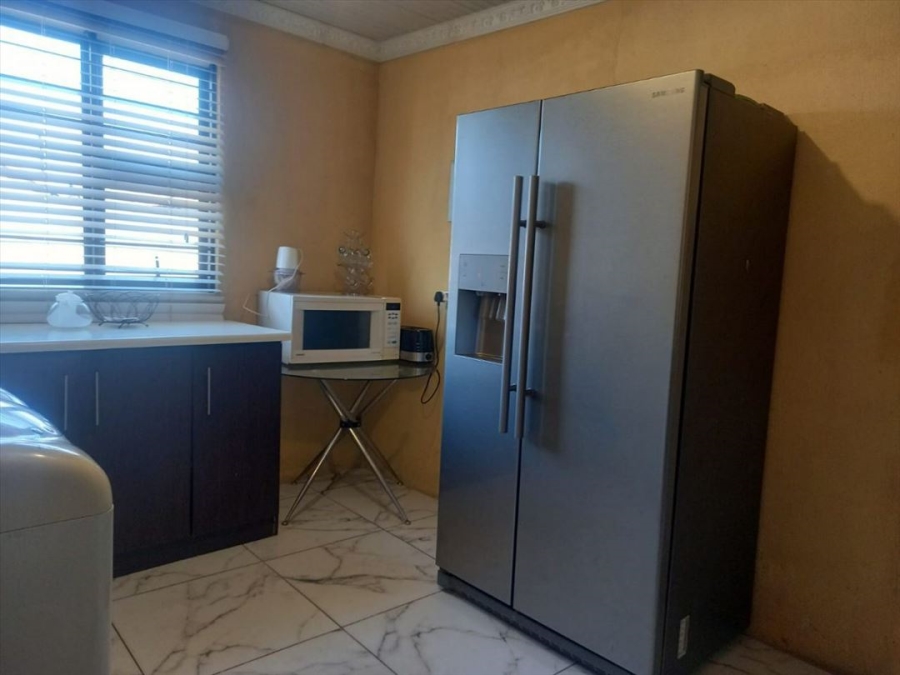 3 Bedroom Property for Sale in Clayville Gauteng