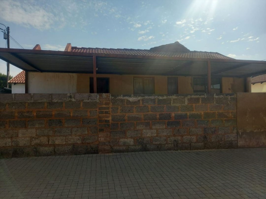 3 Bedroom Property for Sale in Clayville Gauteng