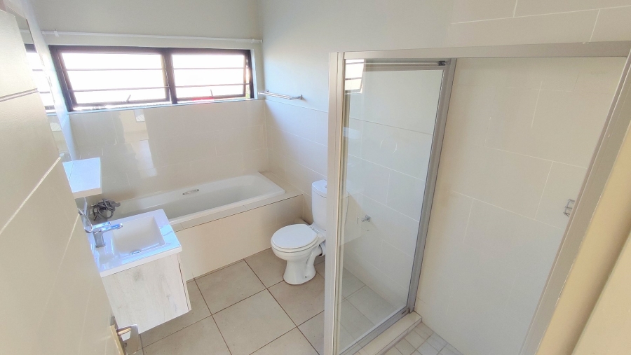 3 Bedroom Property for Sale in Amberfield Gauteng