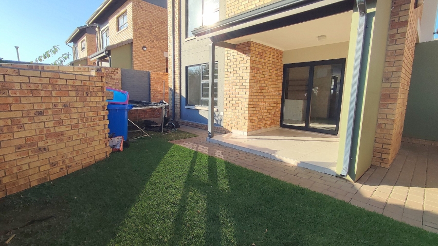 3 Bedroom Property for Sale in Amberfield Gauteng