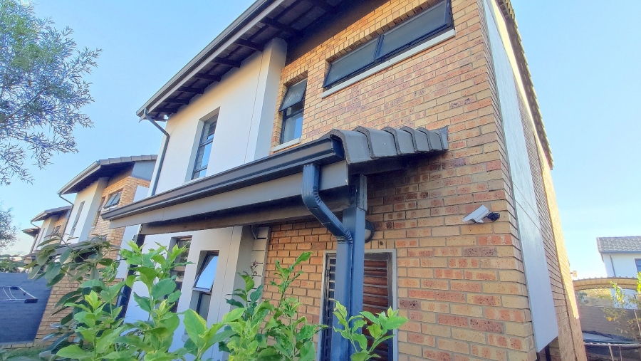 3 Bedroom Property for Sale in Amberfield Gauteng