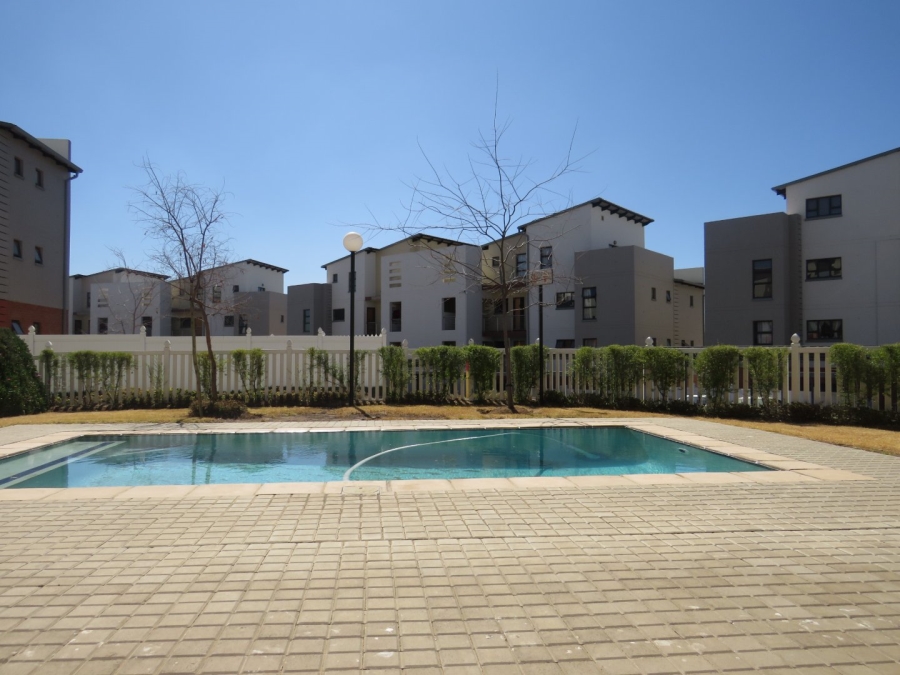 To Let 2 Bedroom Property for Rent in Barbeque Downs Gauteng