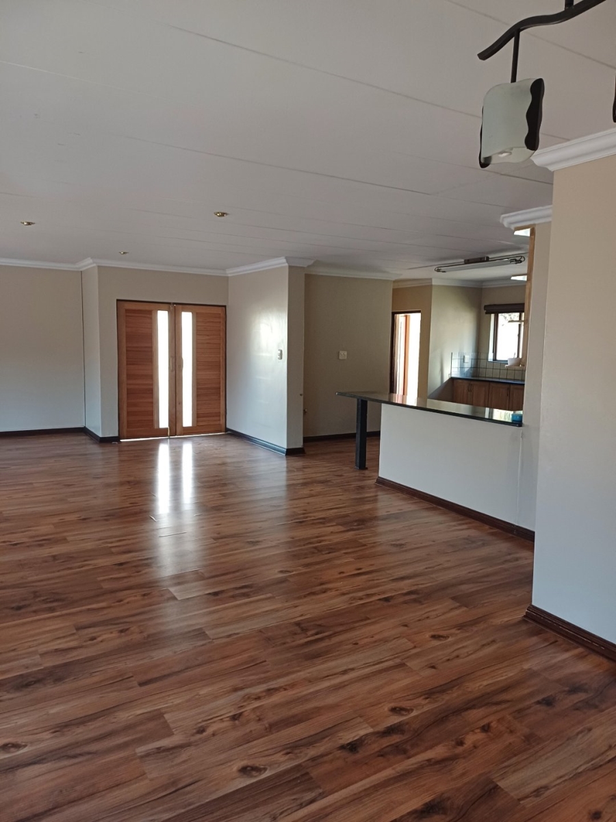 3 Bedroom Property for Sale in Willow Acres Ext 10 Gauteng