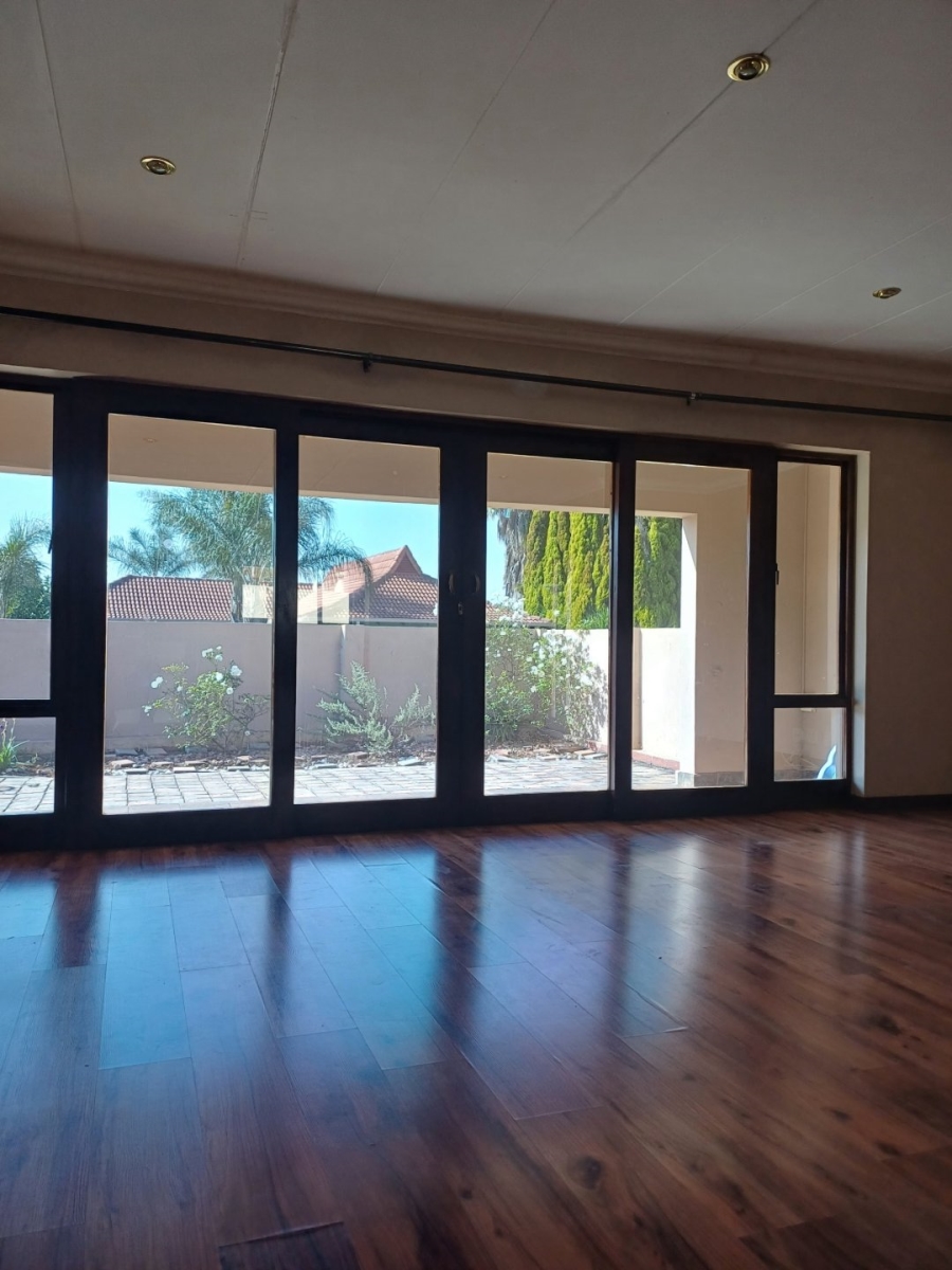 3 Bedroom Property for Sale in Willow Acres Ext 10 Gauteng