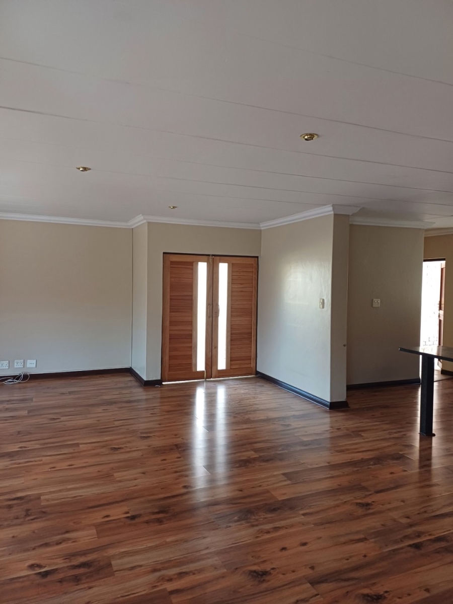 3 Bedroom Property for Sale in Willow Acres Ext 10 Gauteng