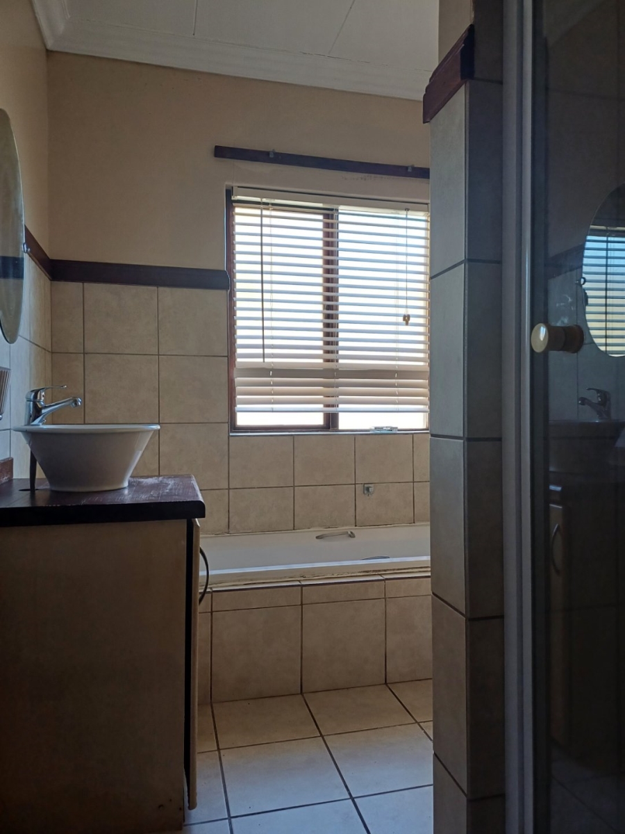 3 Bedroom Property for Sale in Willow Acres Ext 10 Gauteng