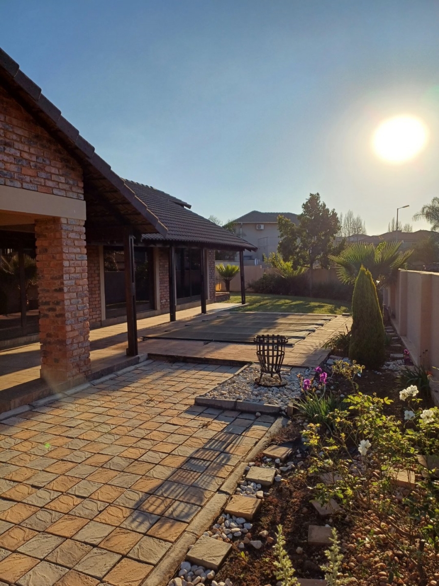 3 Bedroom Property for Sale in Willow Acres Ext 10 Gauteng