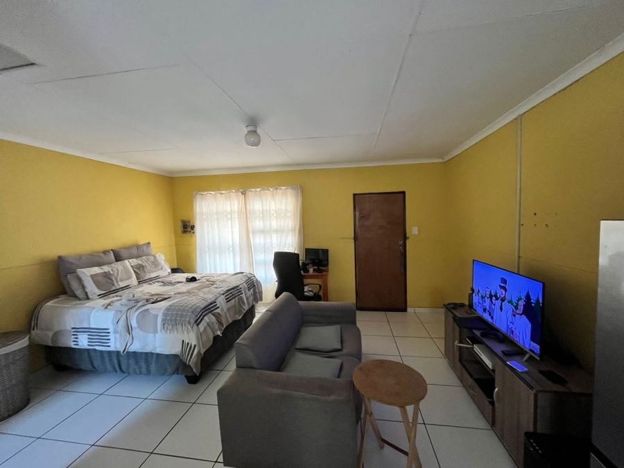 To Let  Bedroom Property for Rent in Glen Austin Gauteng