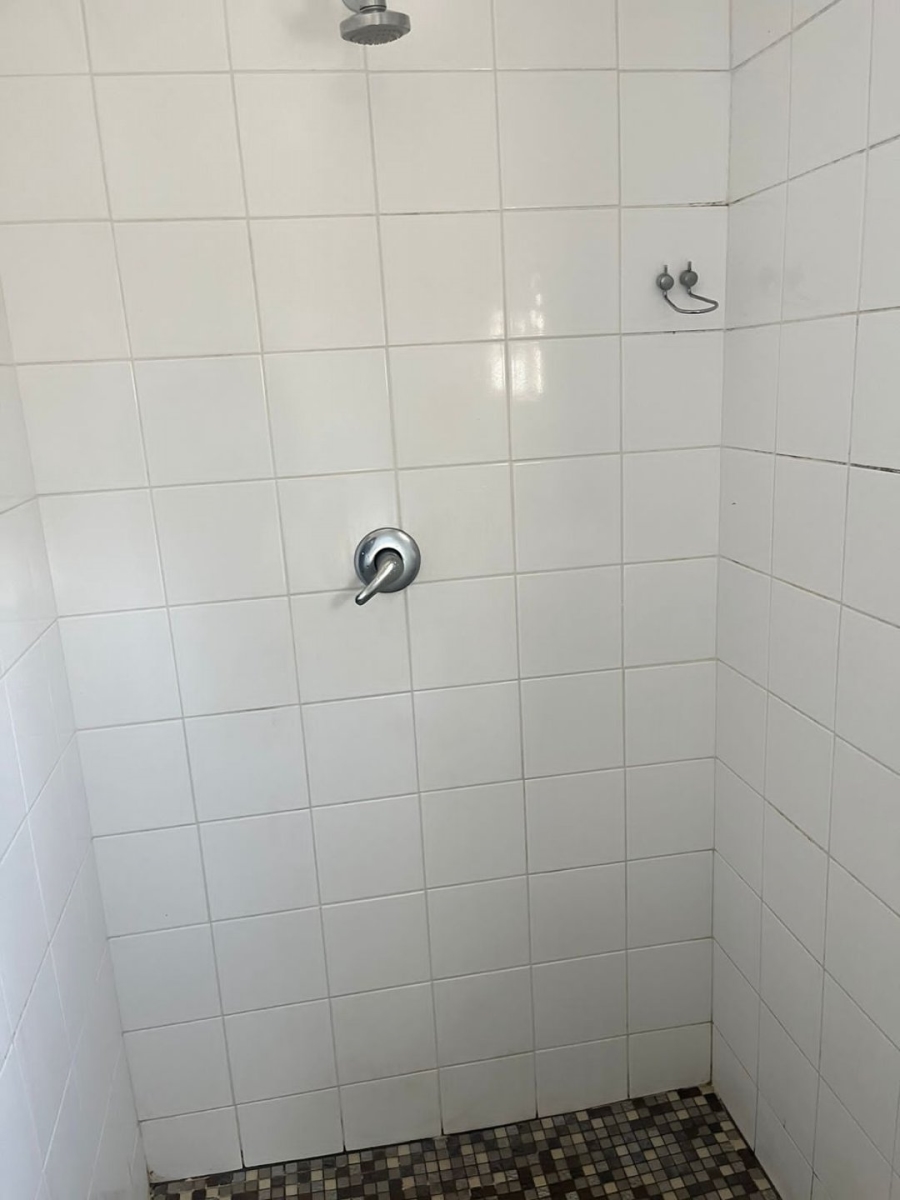To Let  Bedroom Property for Rent in Glen Austin Gauteng
