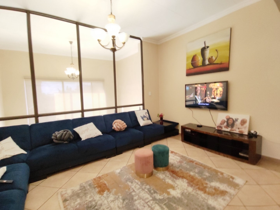 6 Bedroom Property for Sale in Montana Park Gauteng