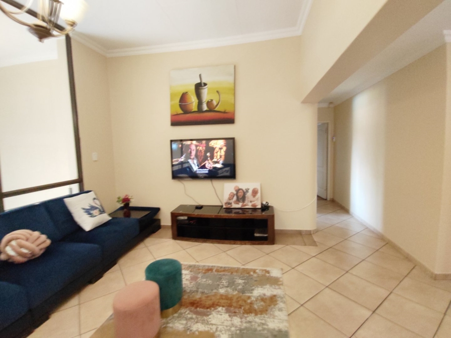 6 Bedroom Property for Sale in Montana Park Gauteng