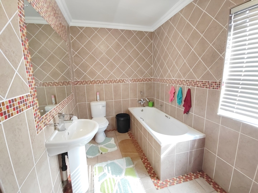 6 Bedroom Property for Sale in Montana Park Gauteng