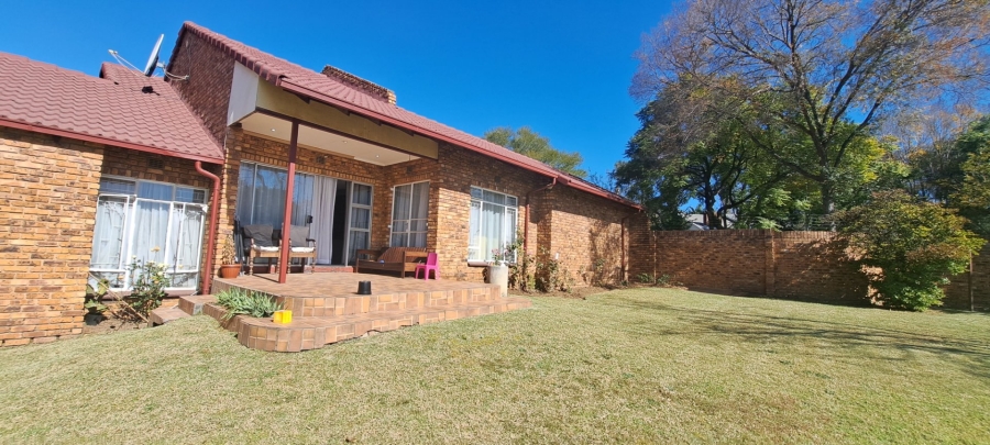 To Let 3 Bedroom Property for Rent in Edenvale Central Gauteng
